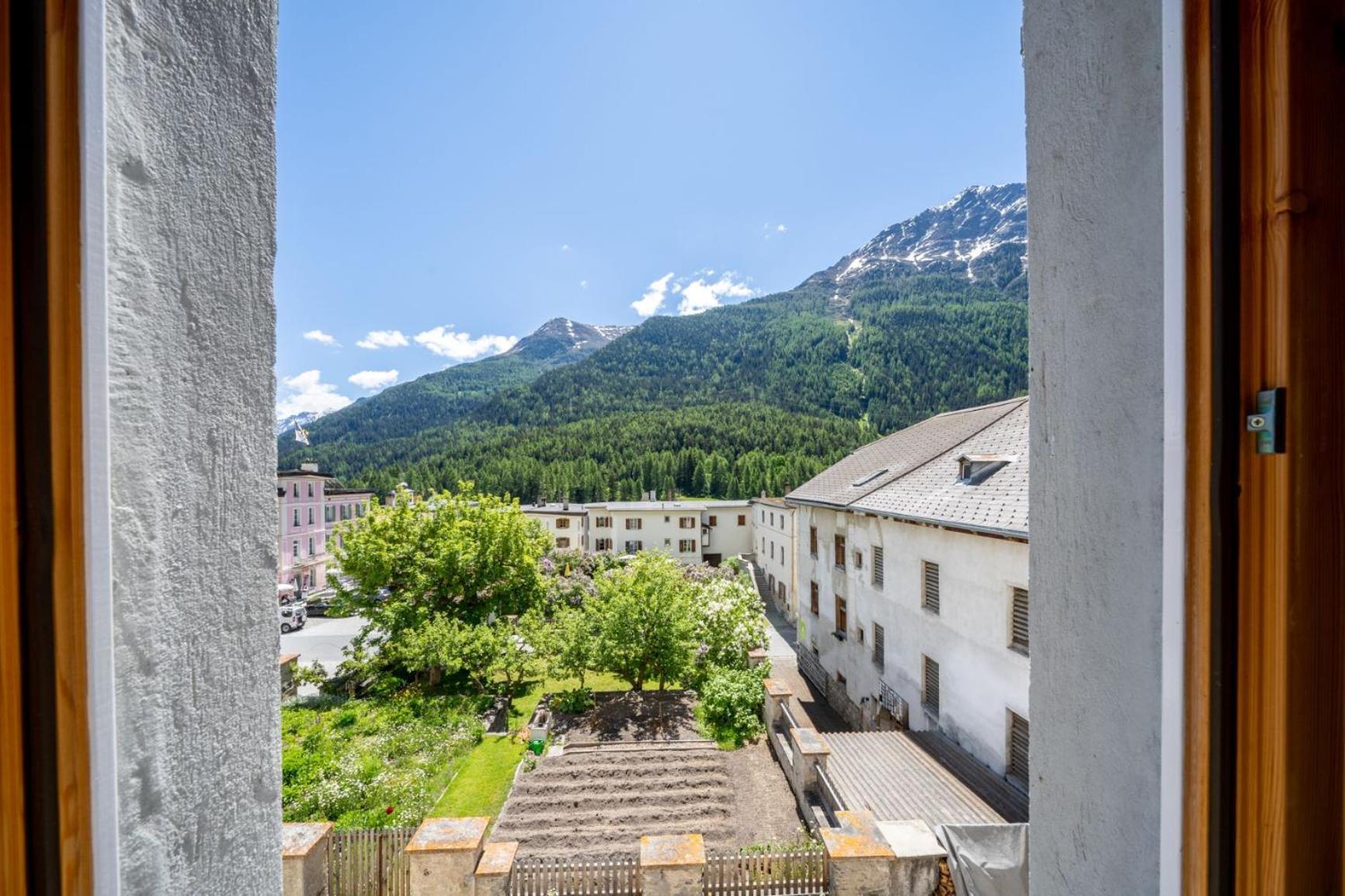 Chasa Plazza Gronda Apartment Lavin Bagian luar foto
