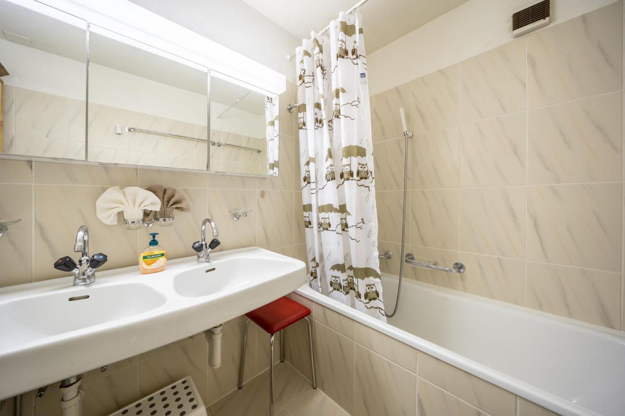 Chasa Plazza Gronda Apartment Lavin Bagian luar foto