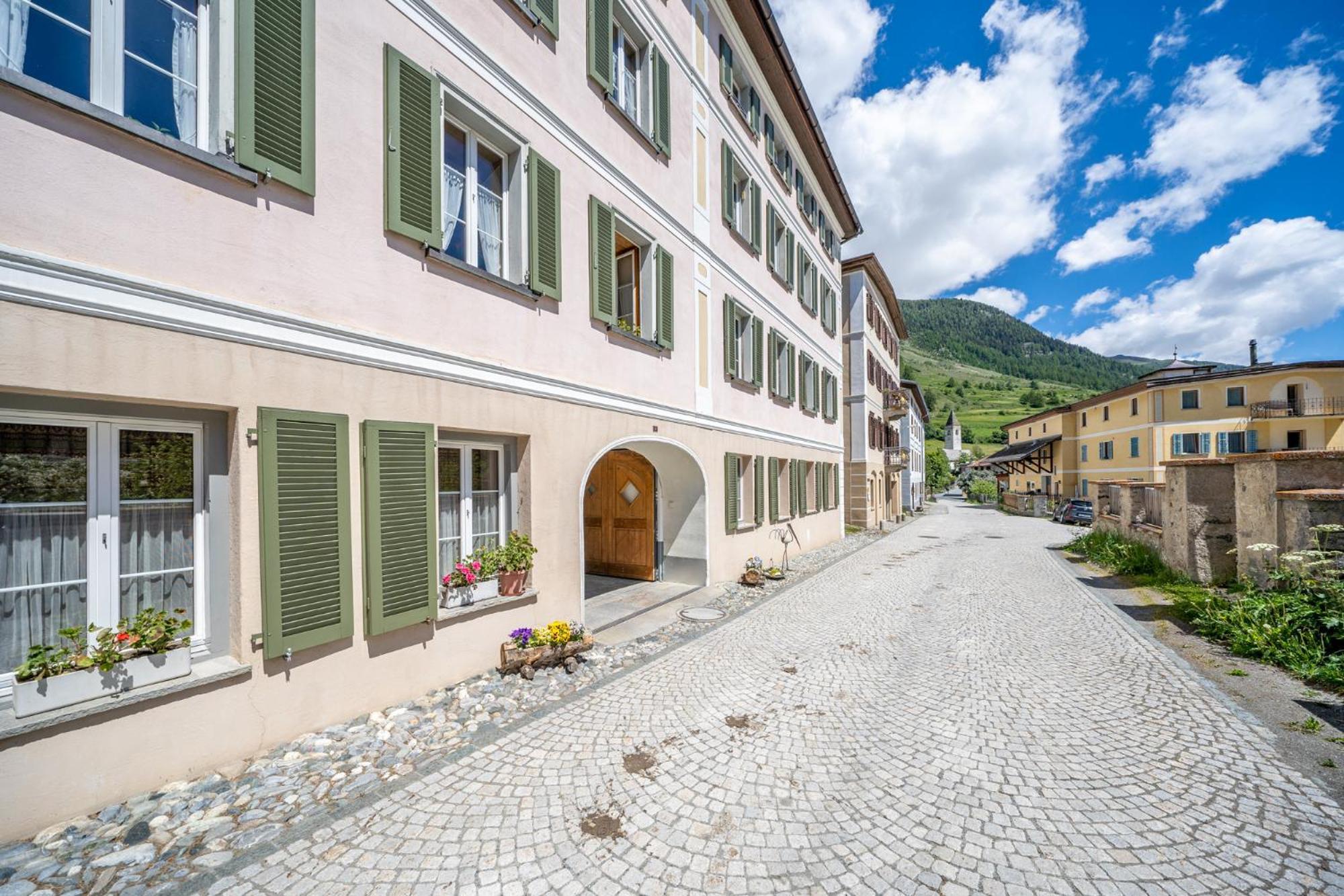 Chasa Plazza Gronda Apartment Lavin Bagian luar foto