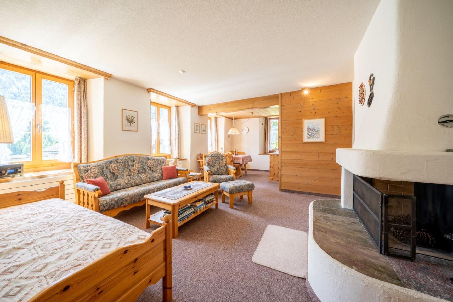 Chasa Plazza Gronda Apartment Lavin Bagian luar foto