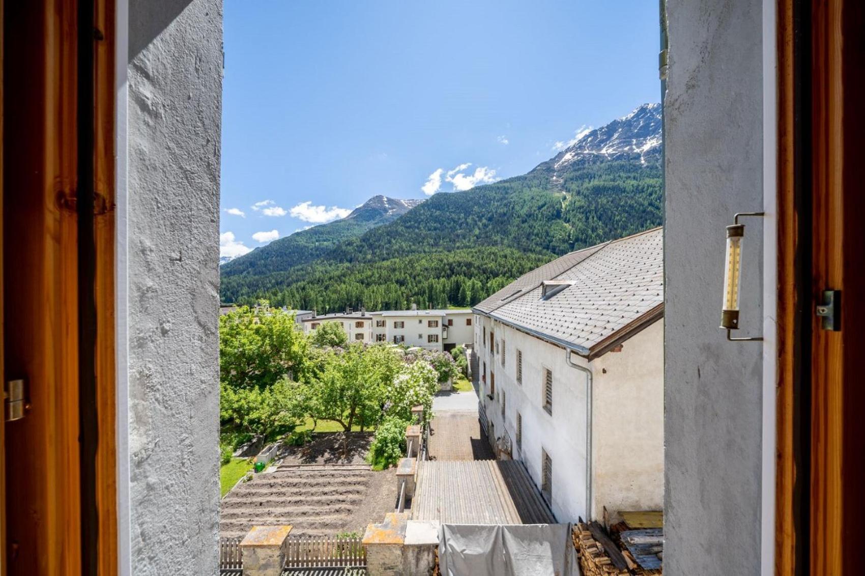Chasa Plazza Gronda Apartment Lavin Bagian luar foto