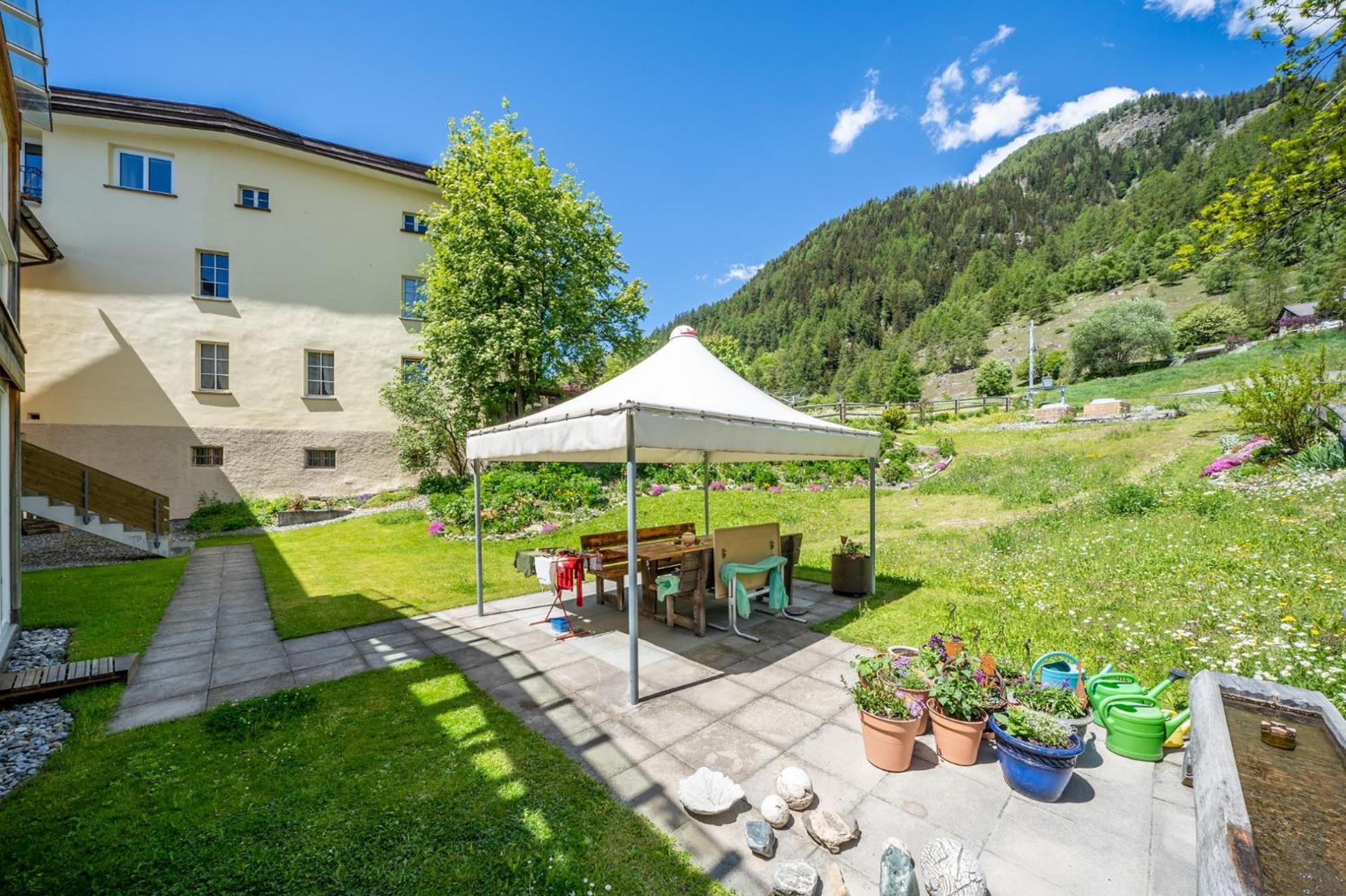 Chasa Plazza Gronda Apartment Lavin Bagian luar foto
