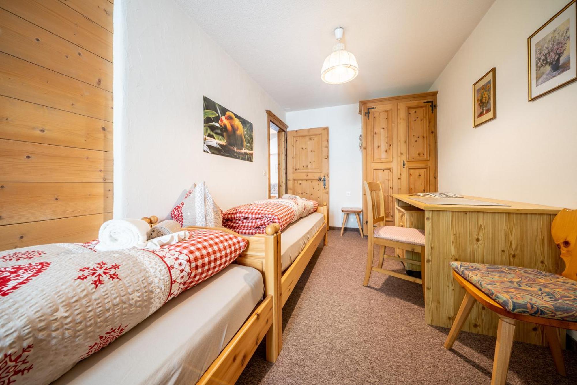 Chasa Plazza Gronda Apartment Lavin Bagian luar foto